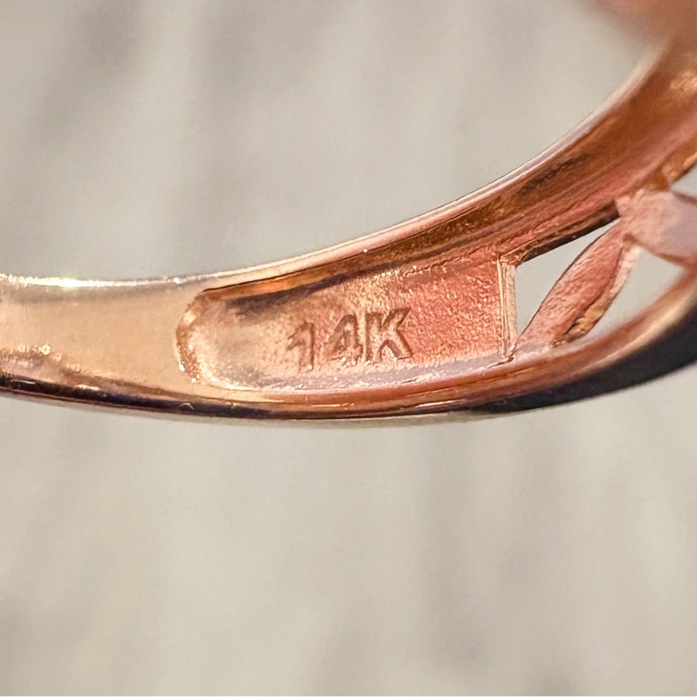 Vintage Filigree Morganite Three Stone Ring: 14K Rose Gold, Size 7.25 - Picture 11 of 12